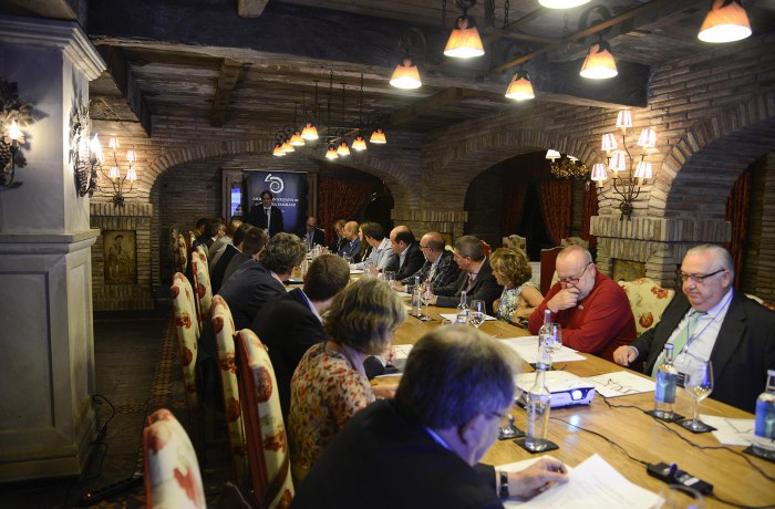 Asamblea General de Socios AREF 2014 1